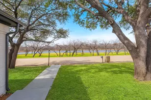 2812 Crooked Creek Dr, Carrollton, TX 75007 - Photo 4