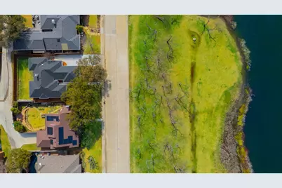 2812 Crooked Creek Drive, Carrollton, TX 75007 - Photo 36