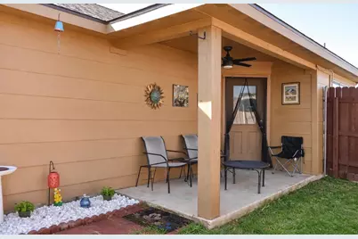 502 Glenwood Street, Gainesville, TX 76240 - Photo 4