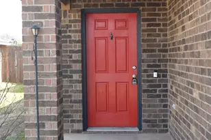 502 Glenwood St, Gainesville, TX 76240 - Photo 2