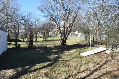 802 Hulme, Bowie, TX 76230 - Photo 8