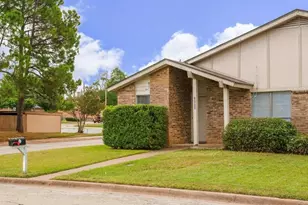 2200 Westmoor Pl, Arlington, TX 76015 - Photo 2