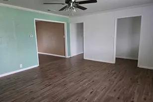 812 N Tyus St, Groesbeck, TX 76642 - Photo 4