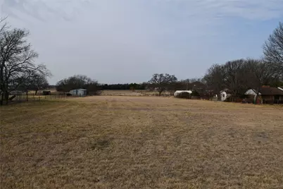 2121 S Hampton Road, Glenn Heights, TX 75154 - Photo 2