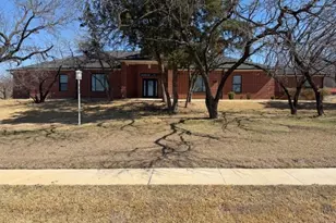2541 Town View Dr, Cedar Hill, TX 75104 - Photo 2