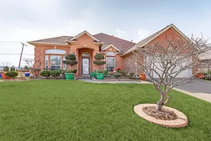 2720 Gray Rock Dr, Fort Worth, TX 76131 - Photo 2