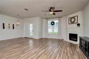 9101 Cranston Ct, Providence Village, TX 76227 - Photo 8