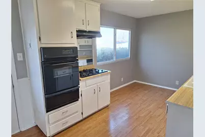 740 Thomas Avenue, Hurst, TX 76053 - Photo 4