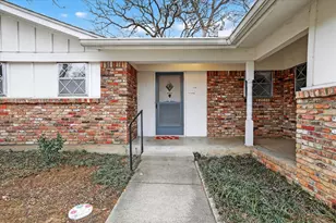 729 W Cheryl Ave, Hurst, TX 76053 - Photo 4