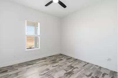 1024 Agnes North, Springtown, TX 76082 - Photo 28