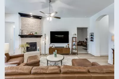 306 Hidden Creek Parkway, Van Alstyne, TX 75495 - Photo 8
