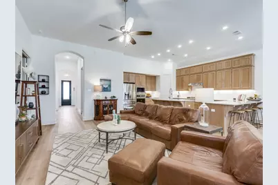 306 Hidden Creek Parkway, Van Alstyne, TX 75495 - Photo 4