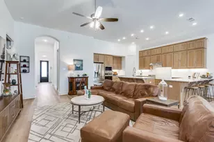 306 Hidden Creek Pkwy, Van Alstyne, TX 75495 - Photo 4