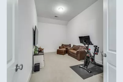 306 Hidden Creek Parkway, Van Alstyne, TX 75495 - Photo 18