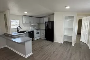 3601 Hedge Row St, Granbury, TX 76048 - Photo 2