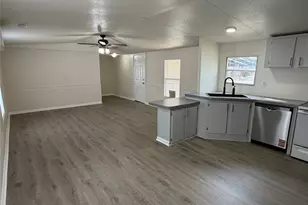 3601 Hedge Row St, Granbury, TX 76048 - Photo 4