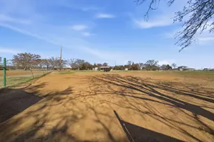 697 Co Rd 166, Whitesboro, TX 76273 - Photo 28