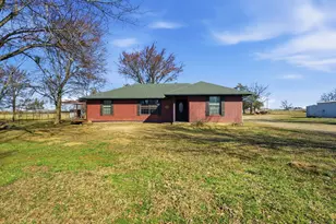 697 Co Rd 166, Whitesboro, TX 76273 - Photo 2