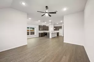 915 Madeline Ln, Cleburne, TX 76033 - Photo 10