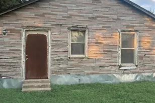 610 S Falls St, Mart, TX 76664 - Photo 2