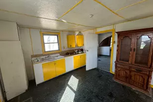 610 S Falls St, Mart, TX 76664 - Photo 4