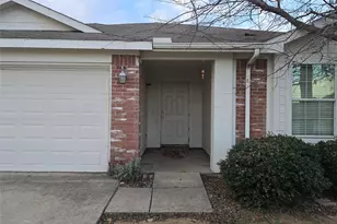 253 Pine Crest Dr, Justin, TX 76247 - Photo 2