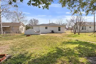 1309 W 10th St, McGregor, TX 76657 - Photo 30