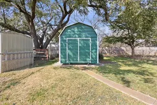 1309 W 10th St, McGregor, TX 76657 - Photo 28