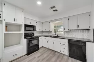 725 W Brock St, Denison, TX 75020 - Photo 2