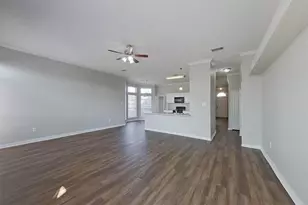 1362 Meadow Creek Dr, Lancaster, TX 75146 - Photo 6