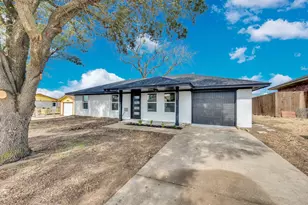 601 Valleyview St, Ferris, TX 75125 - Photo 2