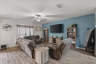 1947 Hollywood Dr, Seagoville, TX 75159 - Photo 6