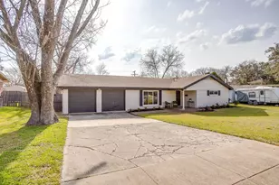 6917 Overhill Rd, Fort Worth, TX 76116 - Photo 2