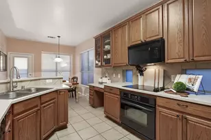 2724 Maple Creek Dr, Fort Worth, TX 76177 - Photo 10