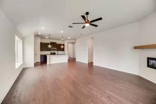 284 Coronado Ct, Granbury, TX 76048 - Photo 10