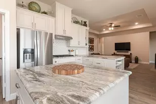 912 Meadow View Dr, Cleburne, TX 76033 - Photo 16