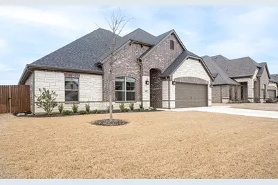 912 Meadow View Drive, Cleburne, TX 76033 - Photo 2
