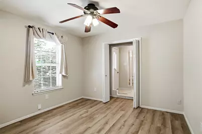 613 Robinhood Lane, Bedford, TX 76021 - Photo 20