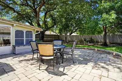 613 Robinhood Lane, Bedford, TX 76021 - Photo 36