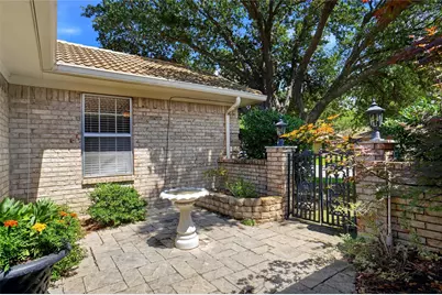 613 Robinhood Lane, Bedford, TX 76021 - Photo 4