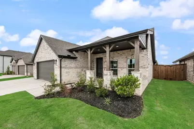 261 Coronado Court, Granbury, TX 76048 - Photo 2