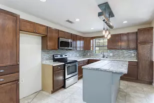 1130 W Heron St, Denison, TX 75020 - Photo 8