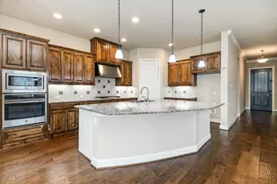 1320 Blue Lake Blvd, Arlington, TX 76005 - Photo 4