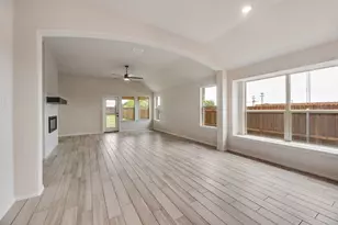 288 Coronado Ct, Granbury, TX 76048 - Photo 10