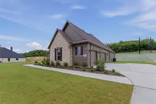 528 Lantana Dr, Weatherford, TX 76082 - Photo 2