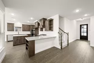 318 Bowrider Ln, Granbury, TX 76049 - Photo 2