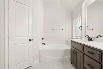 318 Bowrider Lane, Granbury, TX 76049 - Photo 12