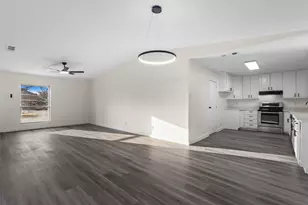 337 Meadowhill Dr, Garland, TX 75043 - Photo 8