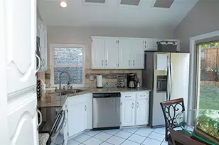 2102 Cologne Dr, Carrollton, TX 75007 - Photo 8