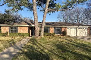 1740 Cynthia Ln, Hurst, TX 76054 - Photo 2